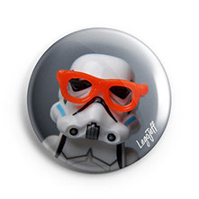 Badge avec une tete de stormtrooper